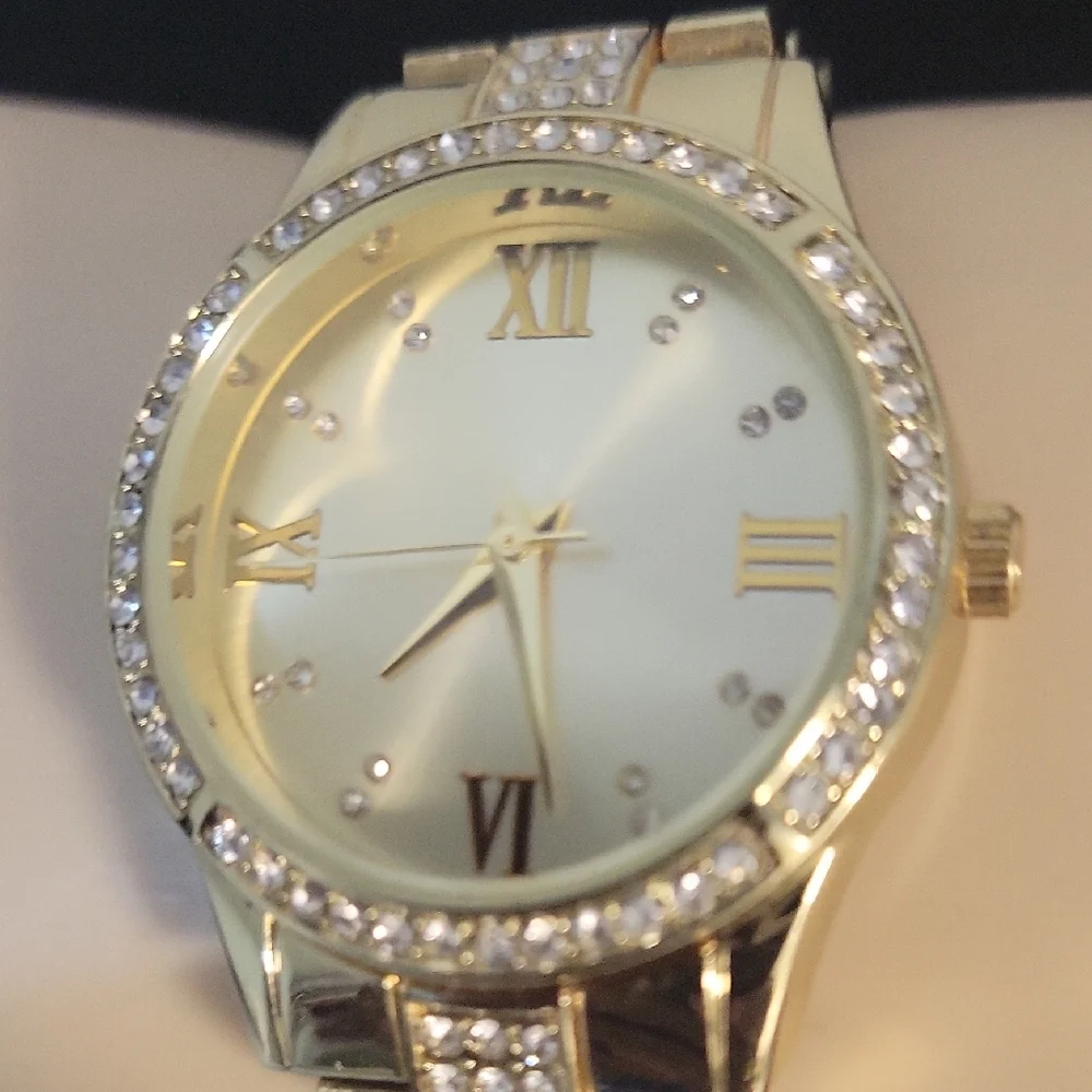 Merona Elegant Gold Women's Watch with Crystal  and Gold-Tone Finish - Picture 4 of 8